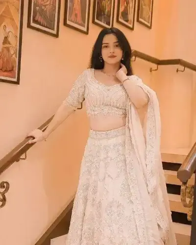 Escort Pathalgaon
